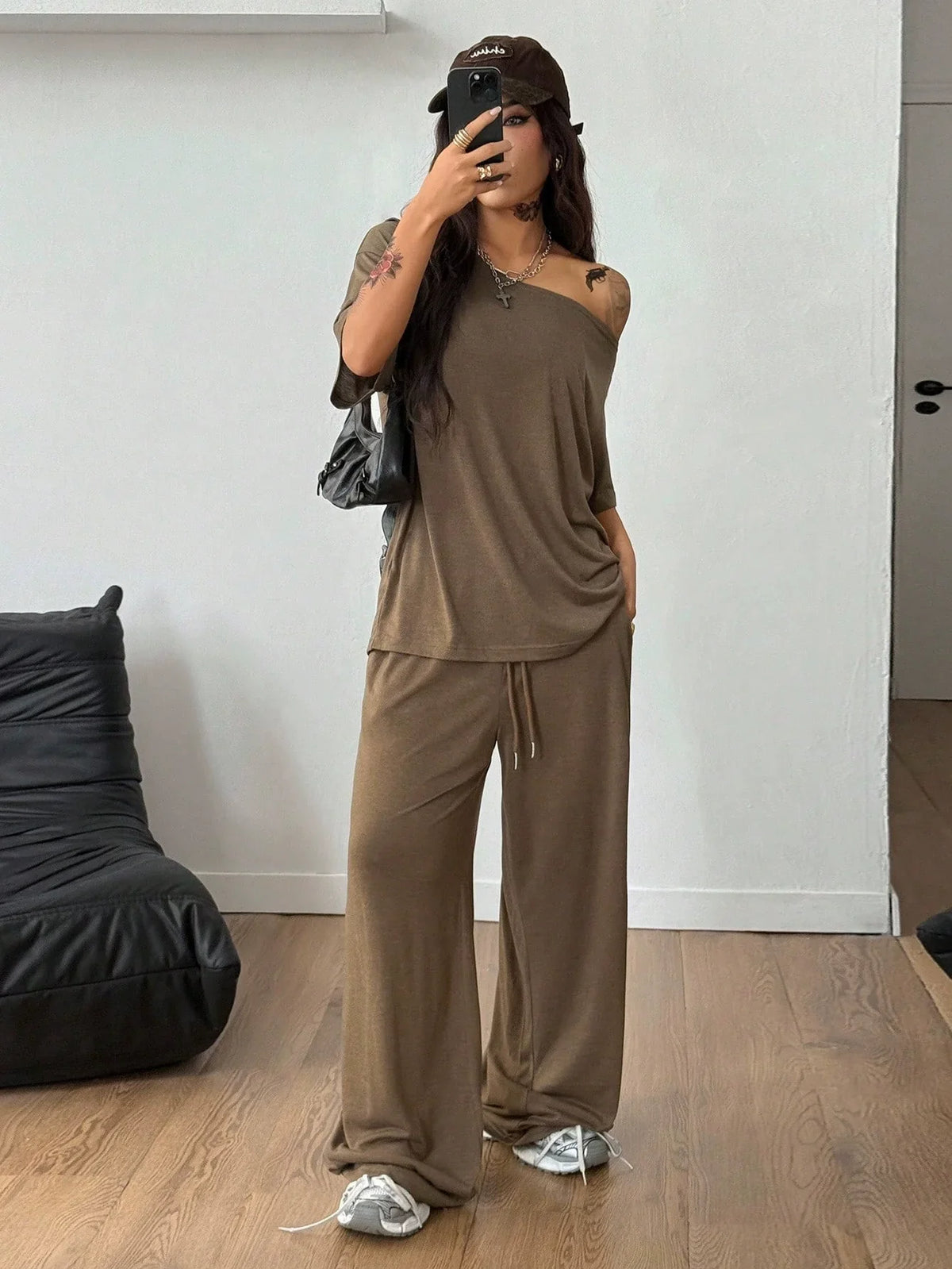 Chicbeautyy Off Shoulder T-Shirt and Wide Leg Pants Two Pieces Outfits