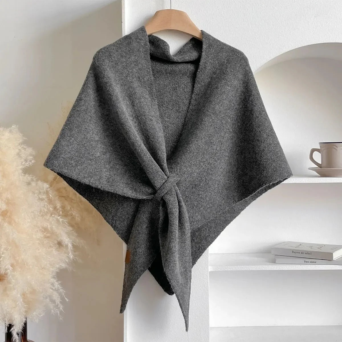 LUNARA™ – Cozy Soft Wrap for Everyday Comfort